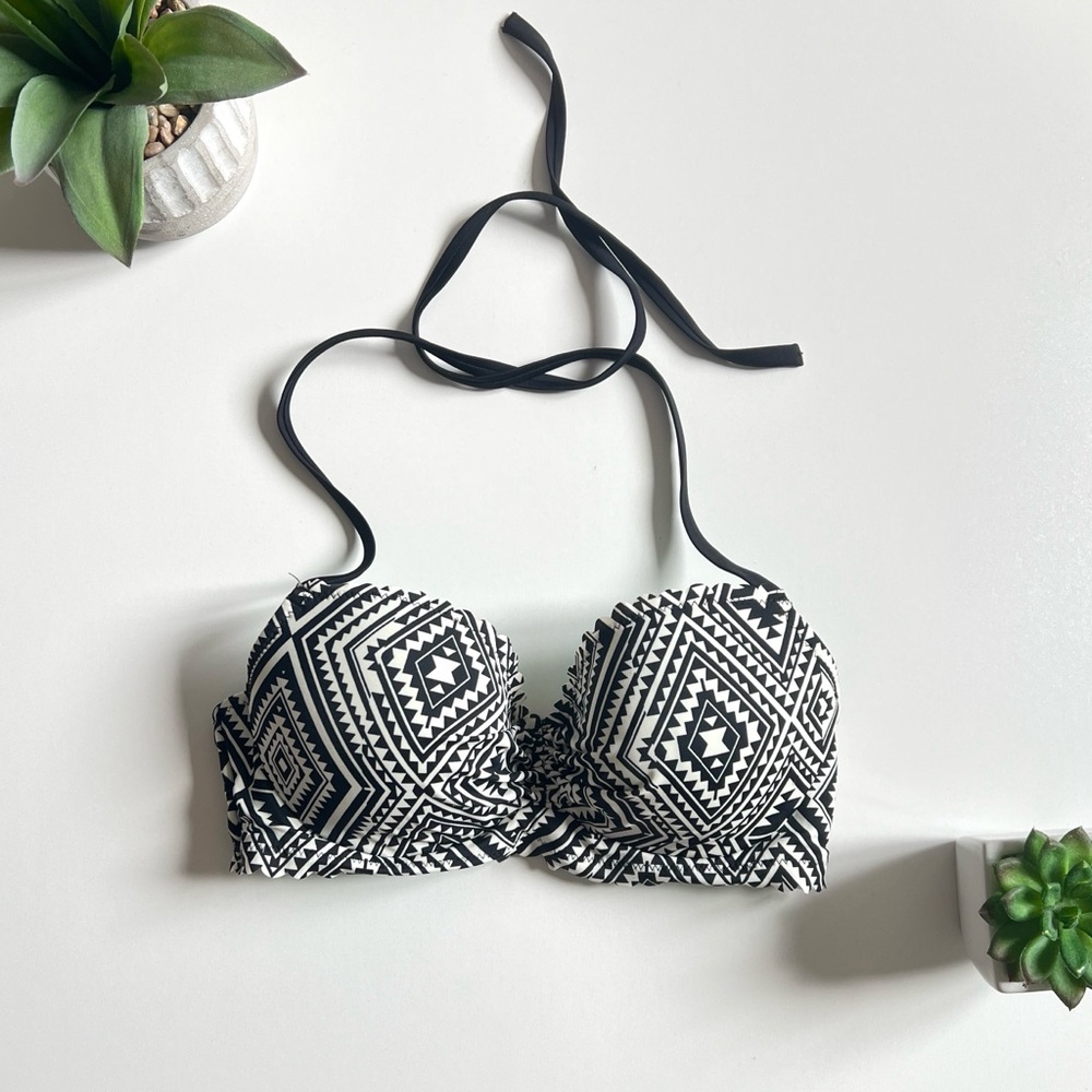 Black and White Geometric Print Bikini Top